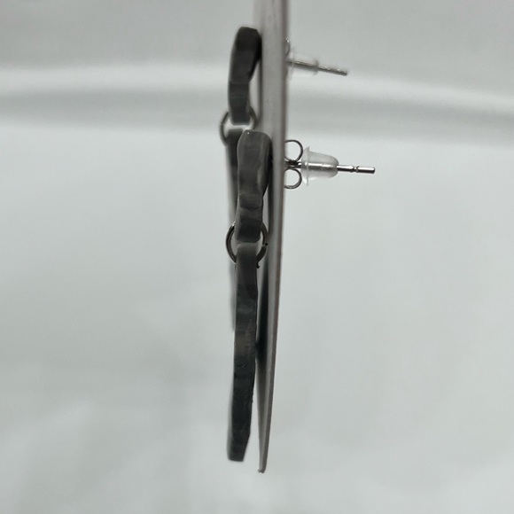 Handcrafted Marbled Clay Earrings - Picture 3 of 6